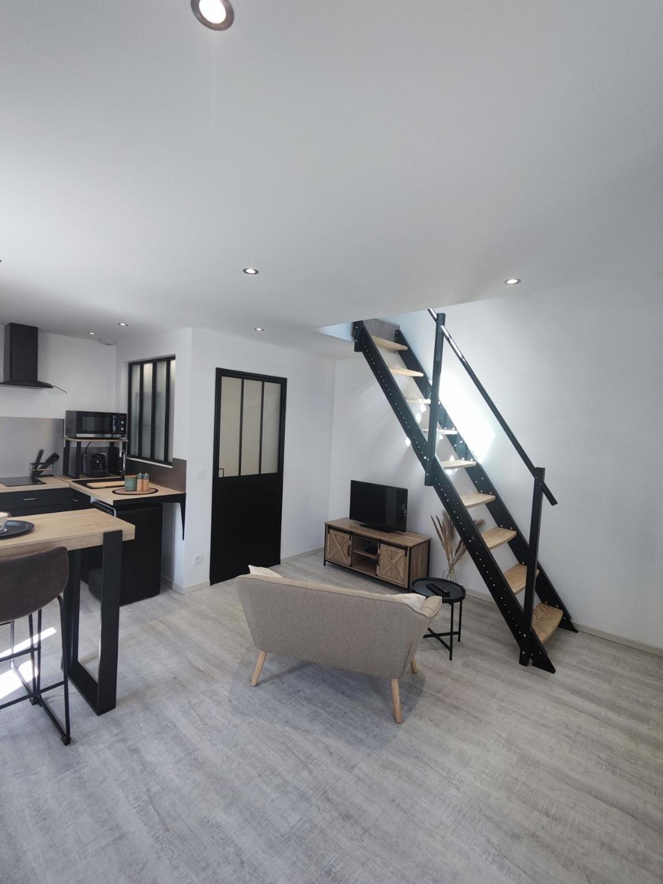 Studio Neuf Situe Au Coeur D'Un Bourg Paisible Pacé Екстериор снимка